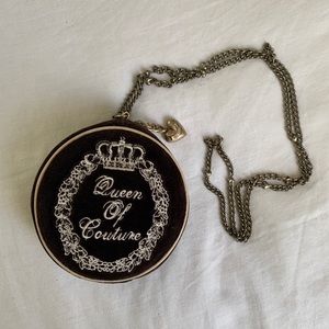 Juicy couture small round royal purse